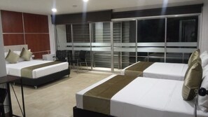 Family Room | Free WiFi - Hotel Med 33 (Medellín)