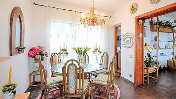 Villa, Multiple Bedrooms, Terrace | Dining