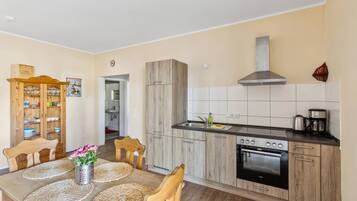 Kühlschrank, Herdplatte, Geschirrspüler