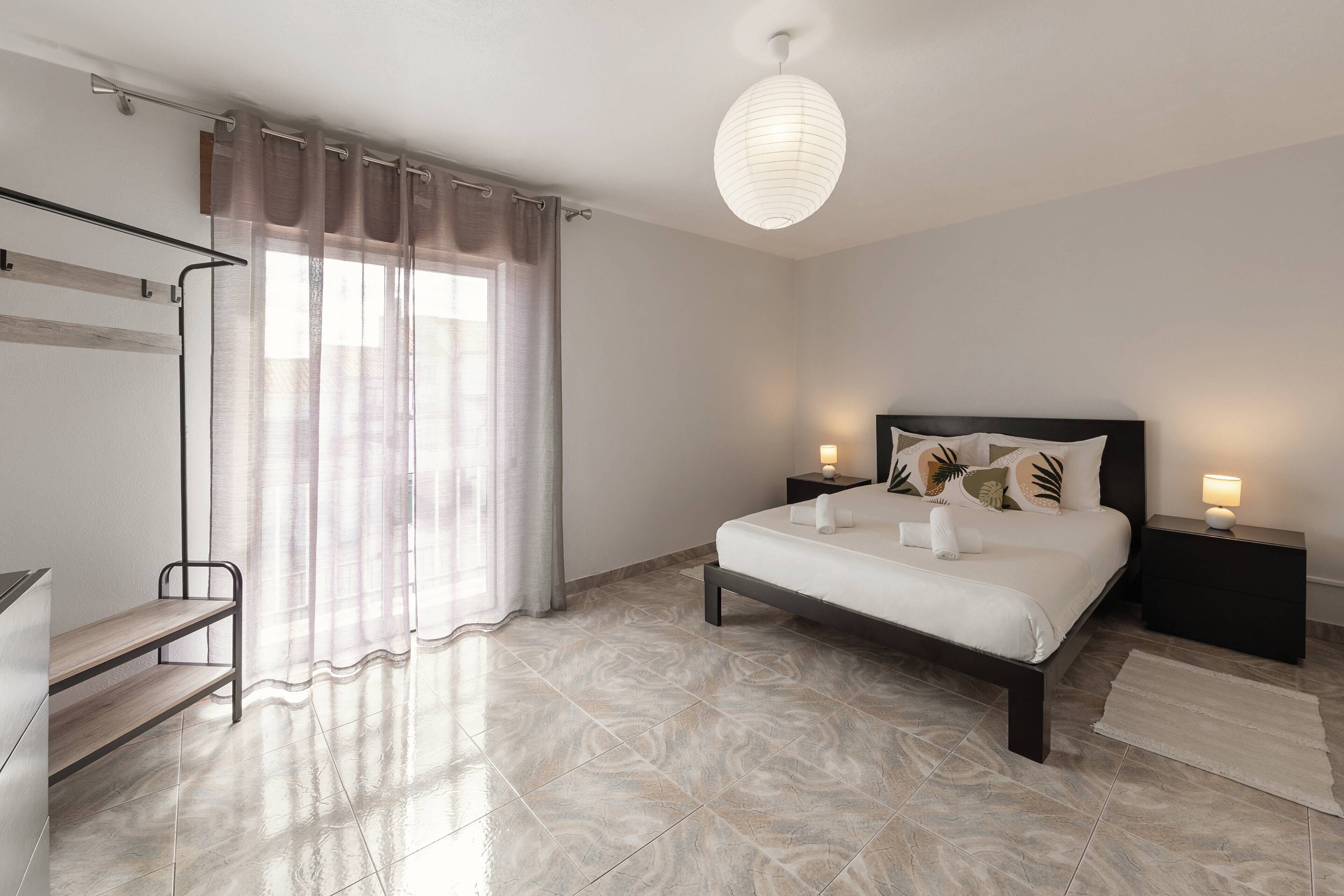 2 bedrooms, iron/ironing board, travel cot, WiFi