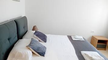 1 camera, ferro/asse da stiro, Wi-Fi, lenzuola