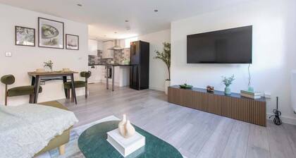 The Green Haven-Cozy luxury flat in Crayford