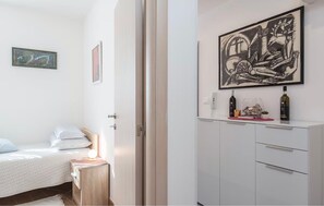 2 slaapkamers, een strijkplank/strijkijzer, reisbedje, gratis wifi