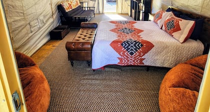 Grand Arcady-4 Seasons Glamping Tent, Queen Bed, Grill, Fridge, Water + Wifi