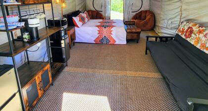 Grand Arcady-4 Seasons Glamping Tent, Queen Bed, Grill, Fridge, Water + Wifi