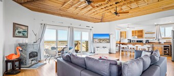 Bayfront cozy cottage