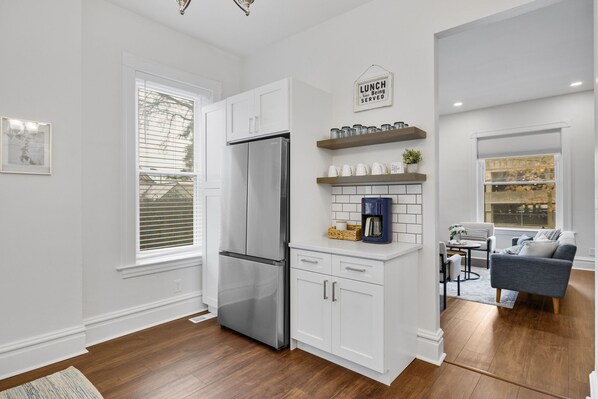 Interior - Walking distance to Historic Main Street, St. Charles, MO (Saint Charles)