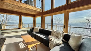 Smart TV, fireplace, foosball, table tennis