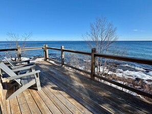 Terrace/patio - Lake Superior Retreat Private Wooded Haven with Panoramic Views (Hovland)