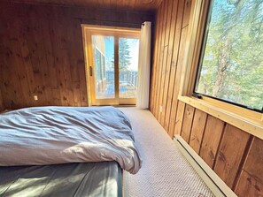 3 bedrooms, desk, free WiFi, bed sheets