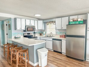 Frigorífic, microones, forn i placa de cuina