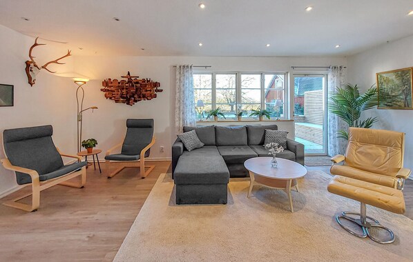 Fireplace - Gorgeous home in Eslöv with WiFi (Eslöv)