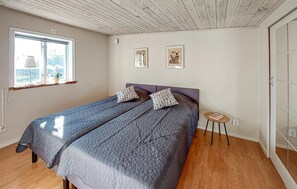 2 bedrooms, travel crib, free WiFi - Gorgeous home in Eslöv with WiFi (Eslöv)