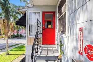 Exterior - Large Top Floor Lookout (St. Petersburg)