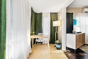 Interior - Large Top Floor Lookout (St. Petersburg)