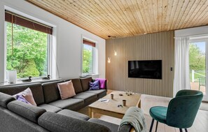 TV, fireplace - 4 bedroom amazing home in østermarie (Østermarie)