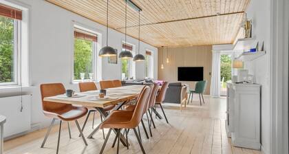 4 bedroom amazing home in østermarie