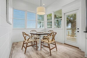 Luokittelematon kuva, 5 kautta 28, painike