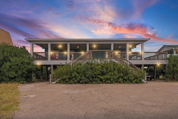 Exterior - Gulf-View Home with short walk to beach! (Dauphin Island)