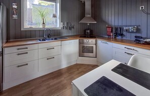 Fridge, dishwasher, coffee/tea maker - 1 bedroom gorgeous apartment in Larvik (Larvik)