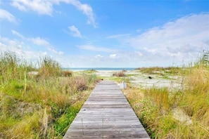 Nær stranden