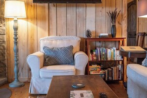 Interior - Pinhoti Ridge Retreat Cabin 5, Sunset Point (Talladega)