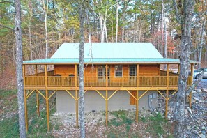 Exterior - Pinhoti Ridge Retreat Cabin 3 Treetop (Talladega)