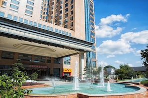 Unclassified image, 2 of 74, button - Puhua Hotel (Anshun)