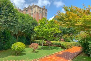 Unclassified image, 3 of 74, button - Puhua Hotel (Anshun)