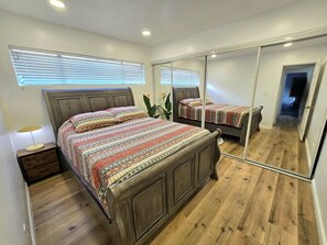 3 Schlafzimmer, Schreibtisch, Bügeleisen/Bügelbrett, WLAN