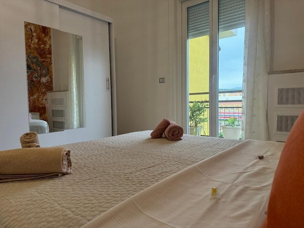 1 bedroom, WiFi, bed sheets