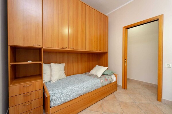2 bedrooms, desk, iron/ironing board, travel cot