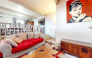 TV - Stunning home in Solliès-Ville (Solliès-Ville)