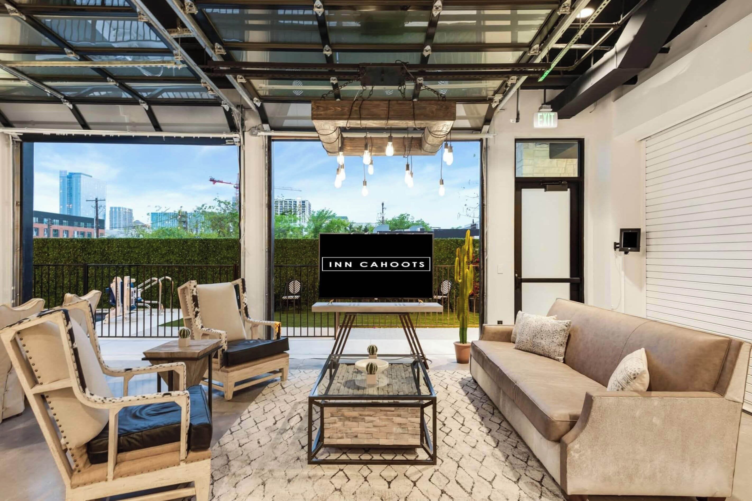 6th Street Home Pool/Roof Deck (U1) | Premium bedding, Tempur-Pedic beds, minibar, individually decorated