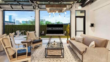 Premium bedding, Tempur-Pedic beds, minibar, individually decorated