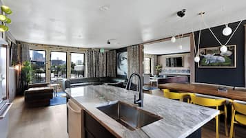 Maison mitoyenne Supérieure | Cuisine privée | Grand réfrigérateur, micro-ondes, four, plaque de cuisson