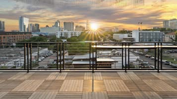 Premium bedding, Tempur-Pedic beds, minibar, individually decorated