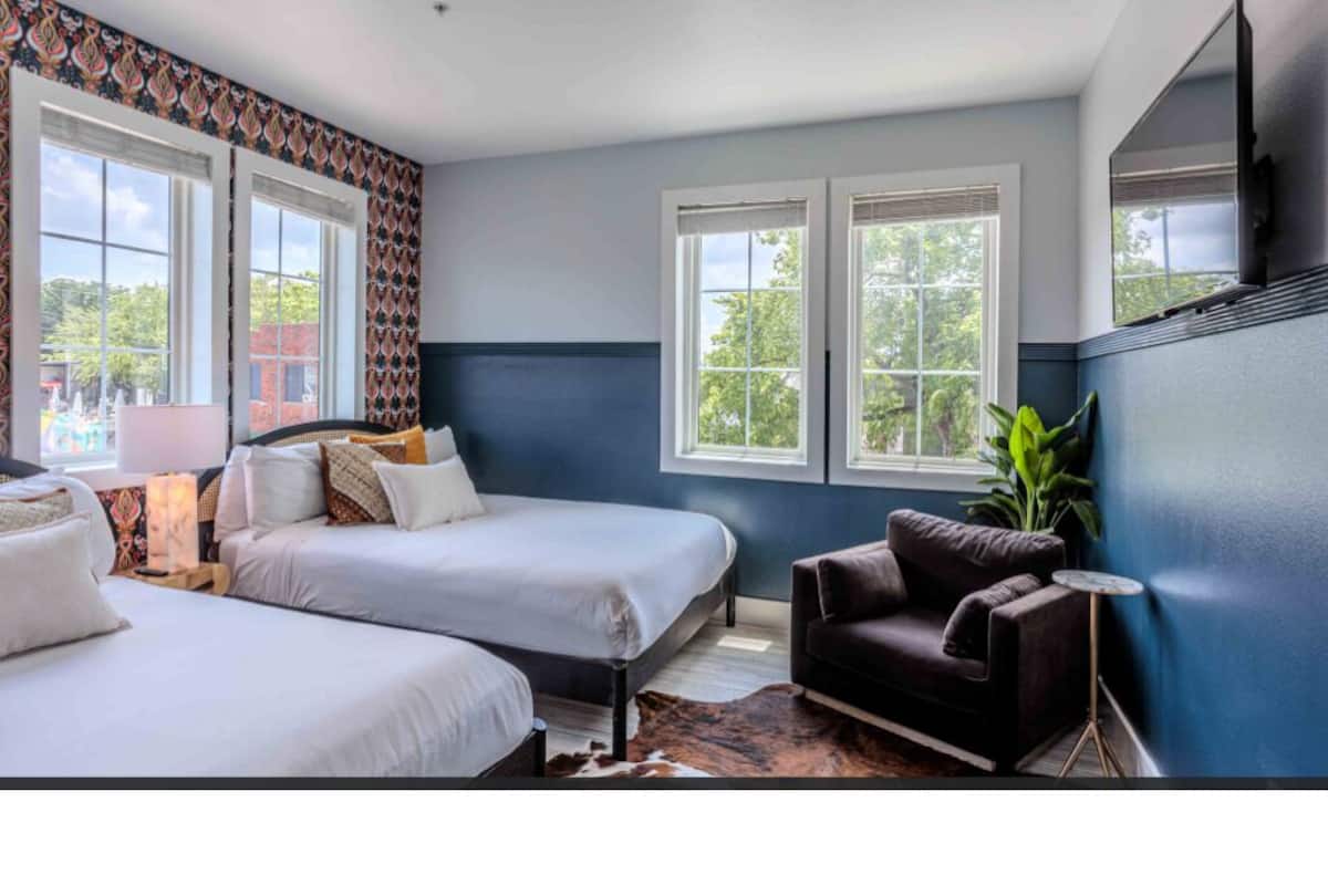 5 chambres, literie de qualité supérieure, matelas Tempur-Pedic, minibar