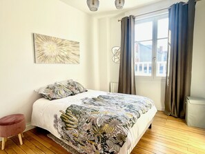 4 室のベッドルーム、アイロン / アイロン台、WiFi