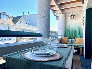 屋外ダイニングエリア