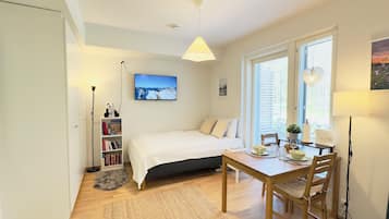 Iron/ironing board, WiFi, bed sheets, wheelchair access