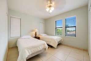 4 habitaciones, tabla de planchar con plancha y wifi gratis 