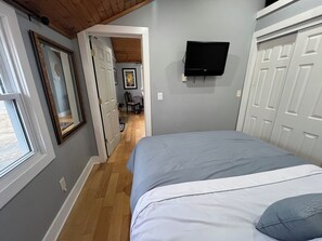 1 bedroom, iron/ironing board, free WiFi, bed sheets - Charming 1-bedroom house - 2beds - in delightful Hanover with WiFi, AC (Hanover)