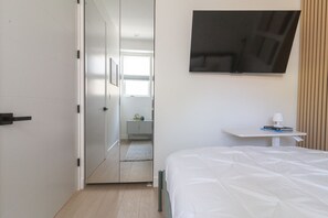 1 chambre, bureau, fer et planche à repasser, accès au Wi-Fi (inclus)