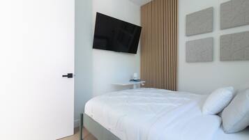 1 bedroom, desk, iron/ironing board, free WiFi