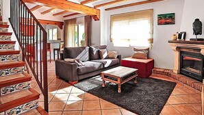 Villa, 4 Schlafzimmer, Terrasse | Wohnbereich
