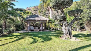 Villa, 4 Schlafzimmer, Terrasse | Unterkunftsgelände