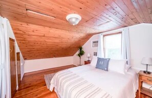 2 Schlafzimmer, Schreibtisch, Reisekinderbett, kostenloses WLAN