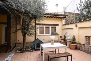 Outdoor dining - The Byzantine Palace, Ravenna Centro (Ravenna)
