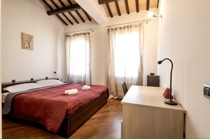 3 soverom, strykejern/-brett, wi-fi og sengetøy